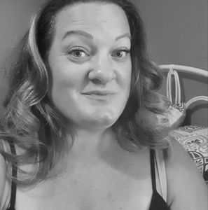 Meet your Posher, Dena